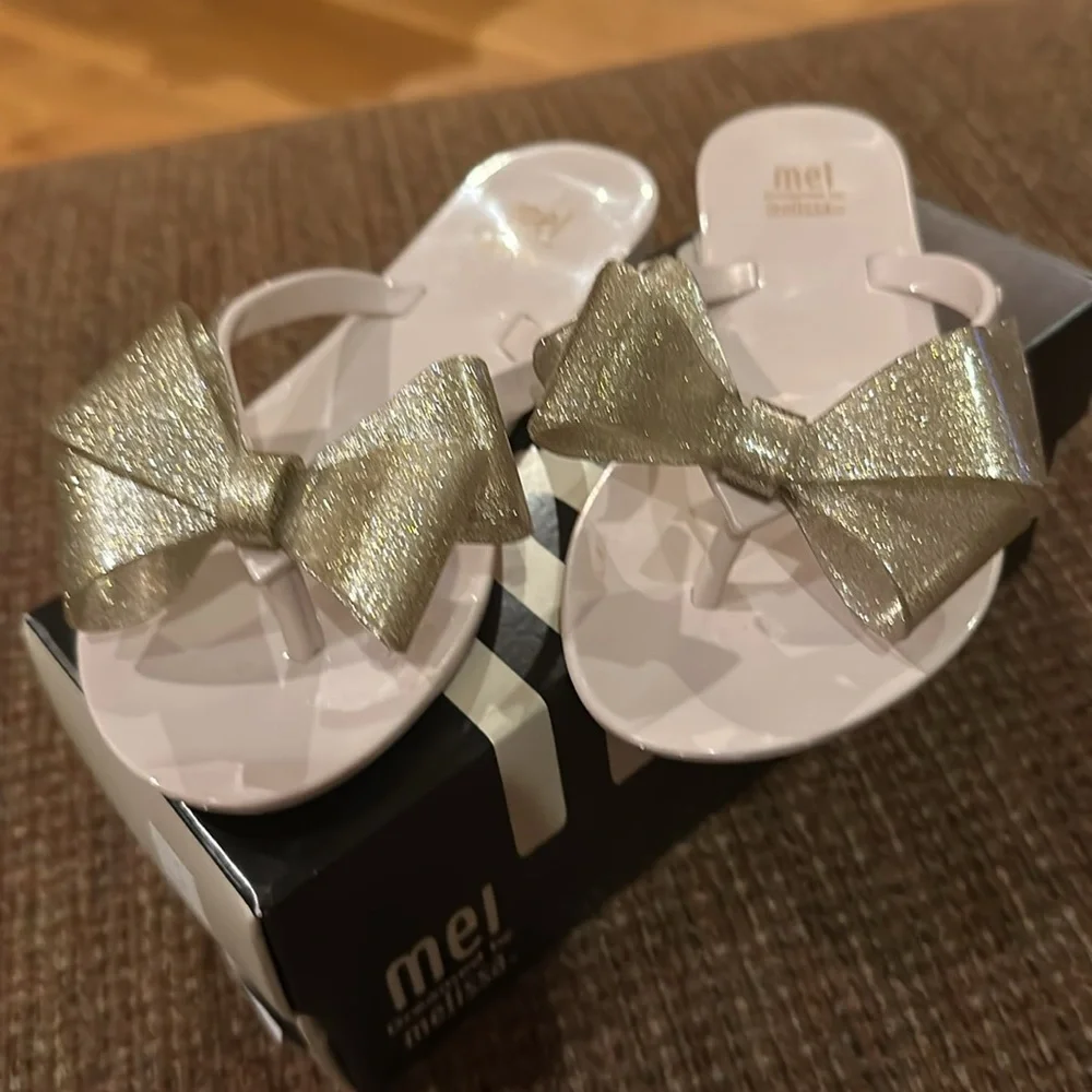 MINI MELISSA girls Mel Harmonic Bow III Beige Glitter